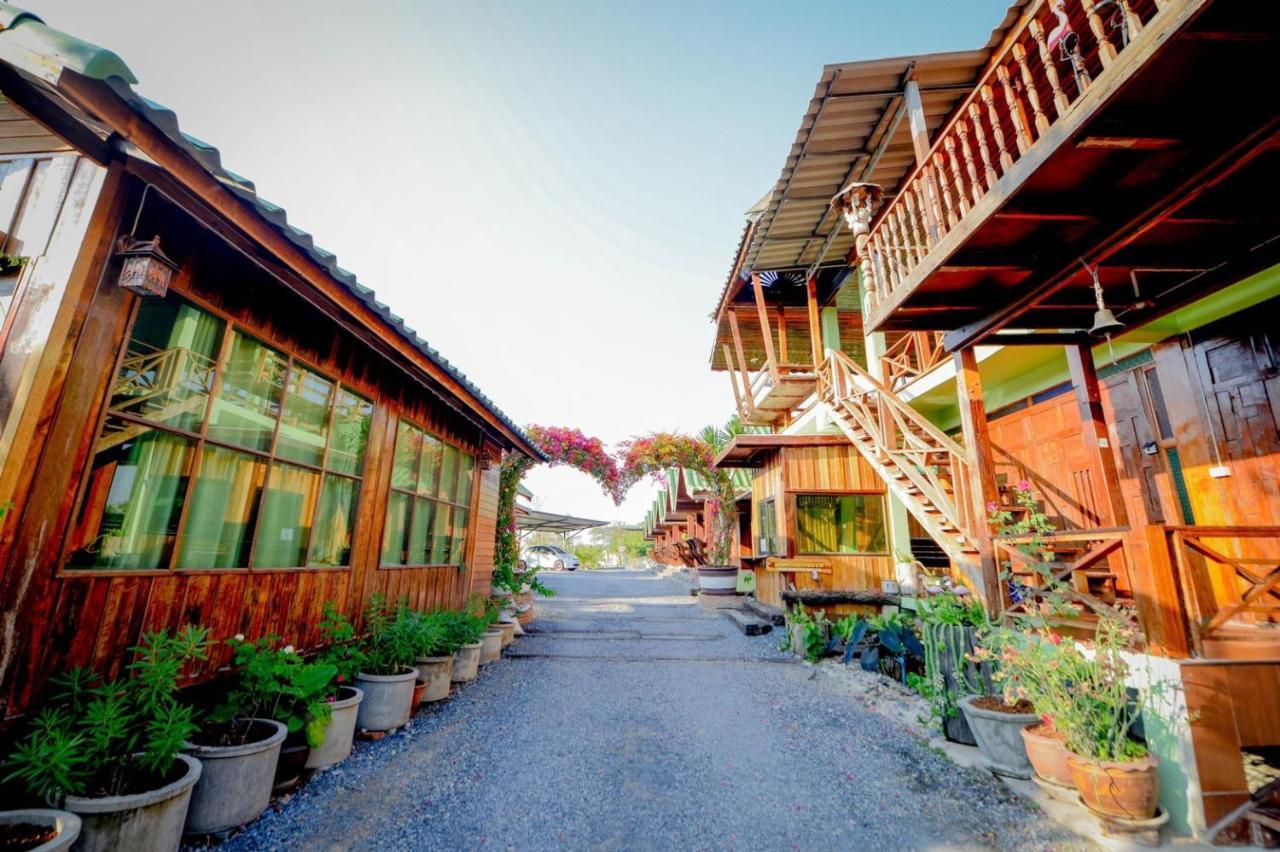 Mrk Resort & Massage ลพบุรี ภายนอก รูปภาพ