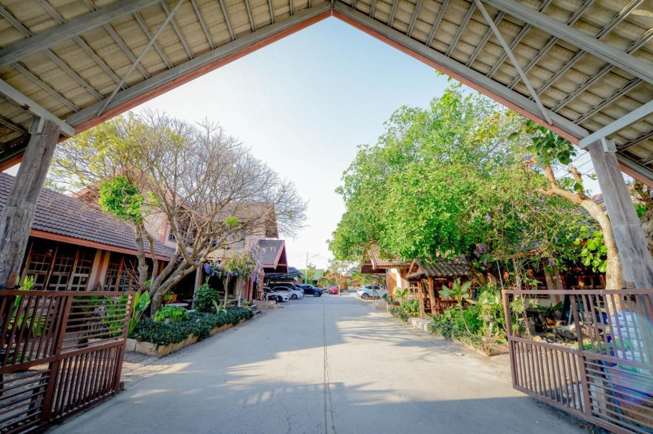 Mrk Resort & Massage ลพบุรี ภายนอก รูปภาพ