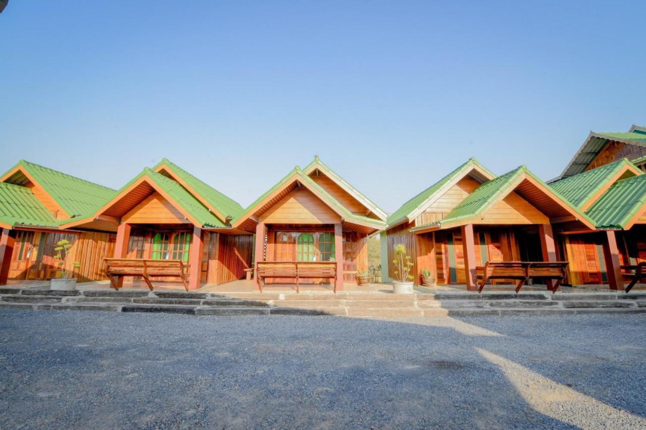Mrk Resort & Massage ลพบุรี ภายนอก รูปภาพ