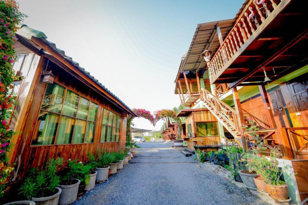 Mrk Resort & Massage ลพบุรี ภายนอก รูปภาพ